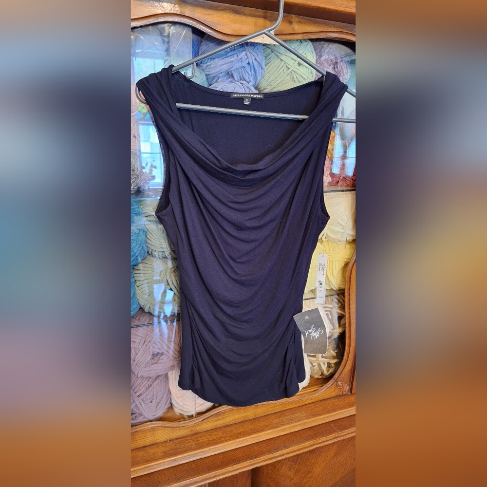 NWT ADRIANNA PAPELL TOP